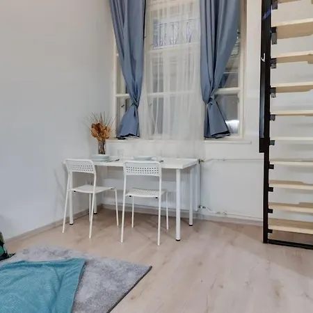 Helios Downtown Arthur * Budapešť